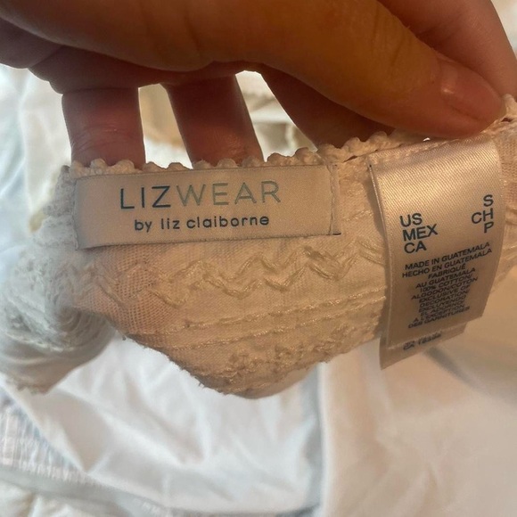 Y2k basic white embroidered tank top by Liz Claiborne - Picture 5 of 5